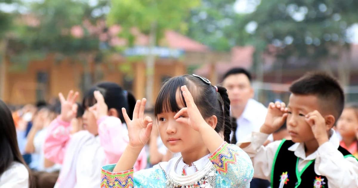 Nỗ lực bền bỉ trên hành trình gieo tri thức nơi cực Tây Tổ Quốc