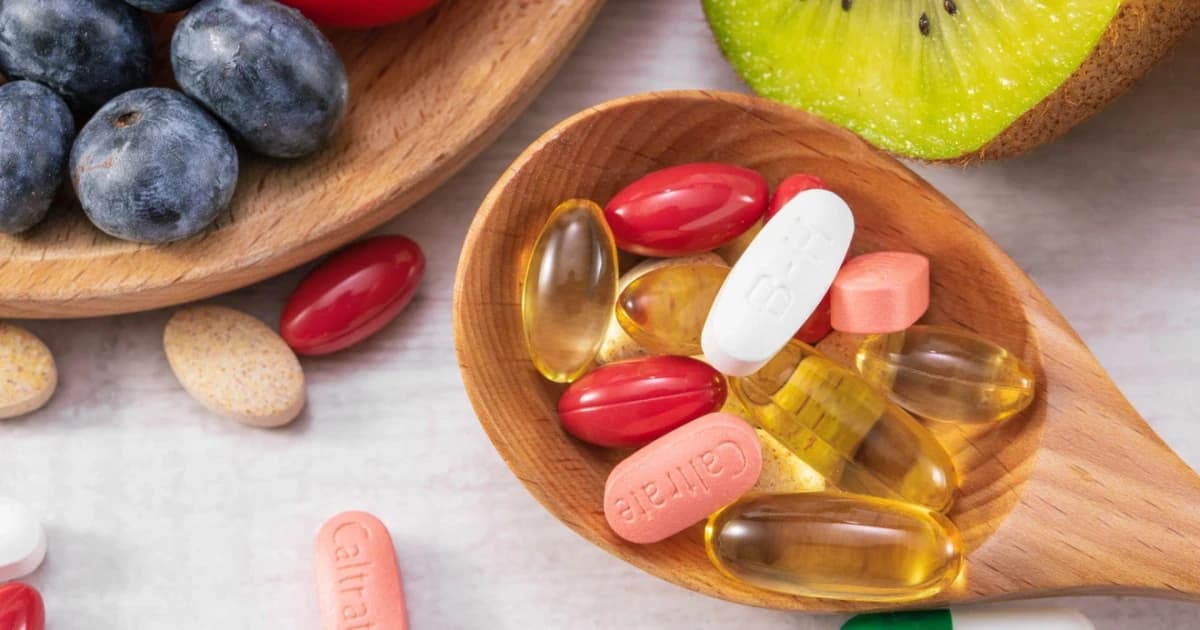 Người cao tuổi có nên dùng nhiều thực phẩm chức năng cùng lúc?