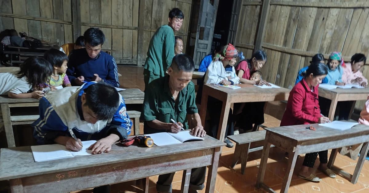 Thắp sáng tri thức ở vùng biên Pa Ủ