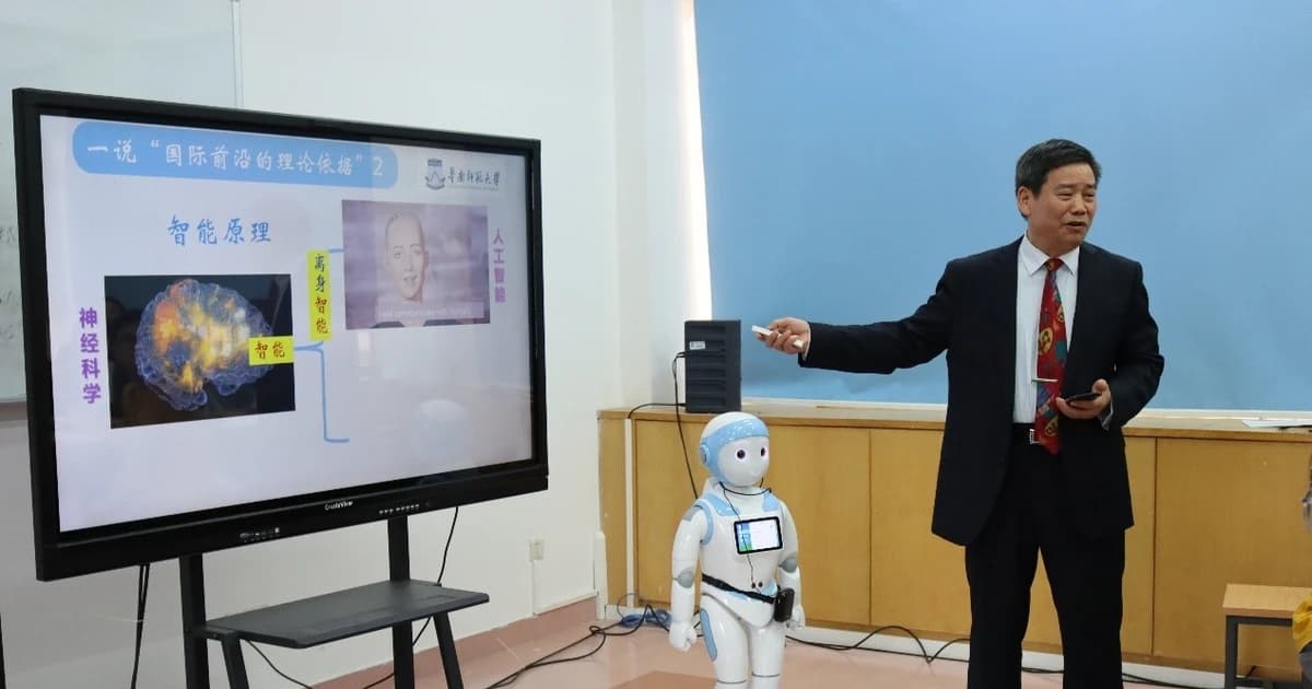 Robot trong lớp học: Xu hướng tất yếu, thách thức không thể bỏ qua