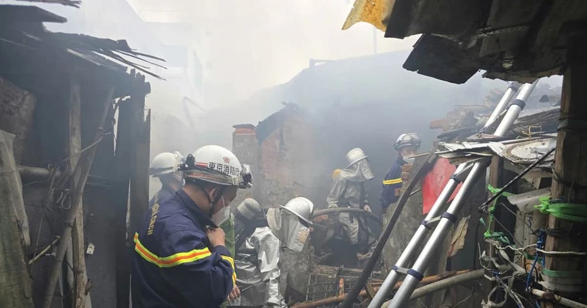 Cháy nhà dân trong ngõ nhỏ ở Hà Nội, 1 người chết