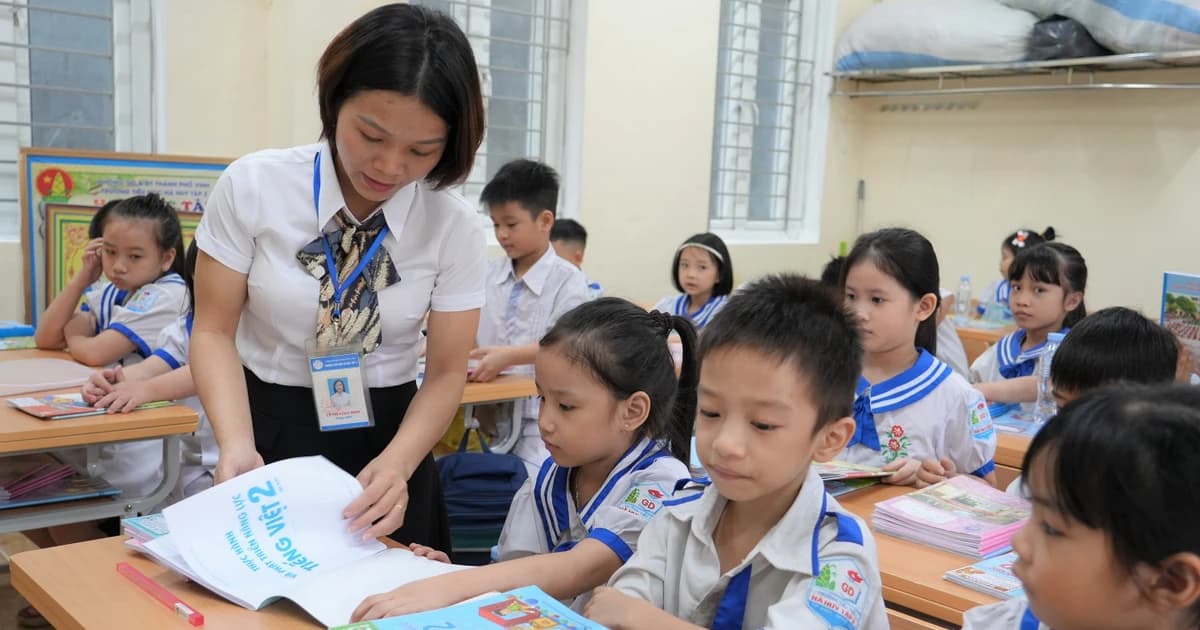 Sách giáo khoa thống nhất: Không dạy - học rập khuôn