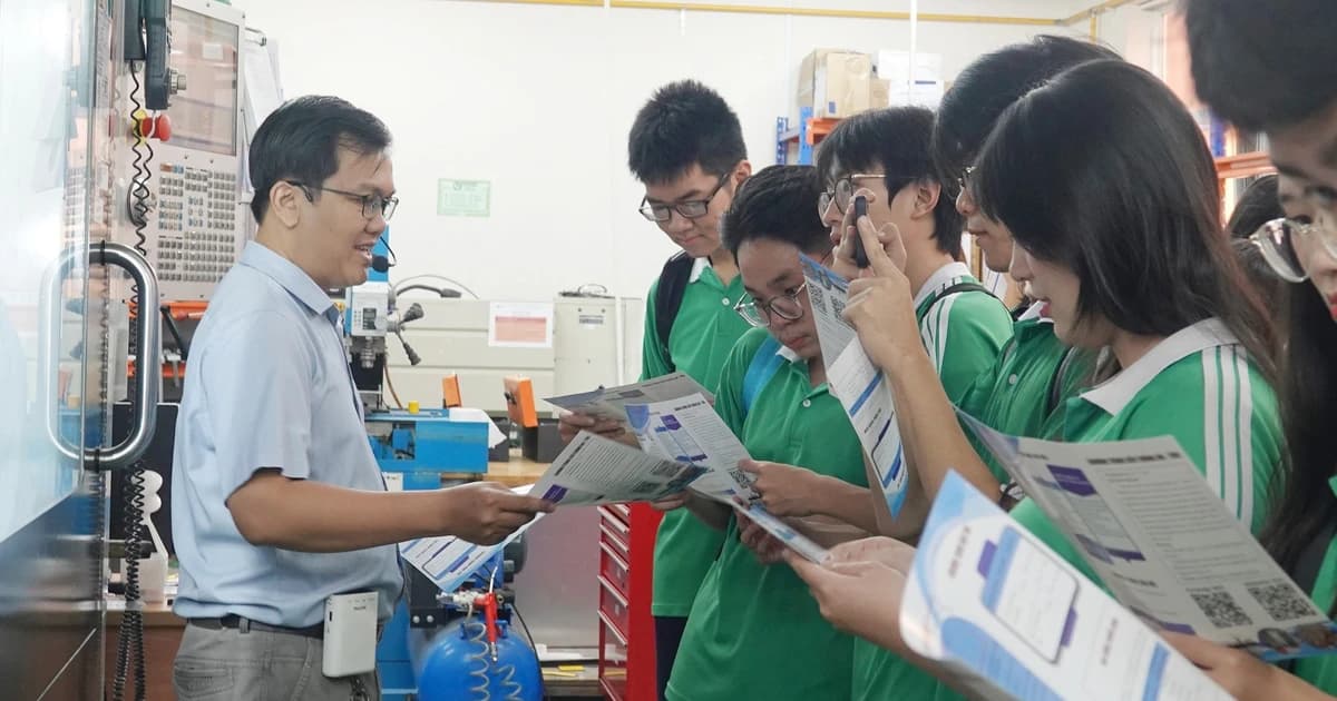 Tuyển sinh đại học 2026: Trường công bố sớm, thí sinh chủ động