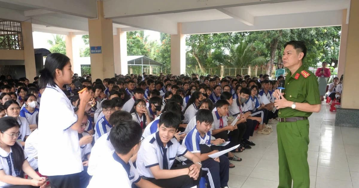 Trang bị cho học sinh kiến thức phòng, chống tội phạm xâm hại, mua bán người