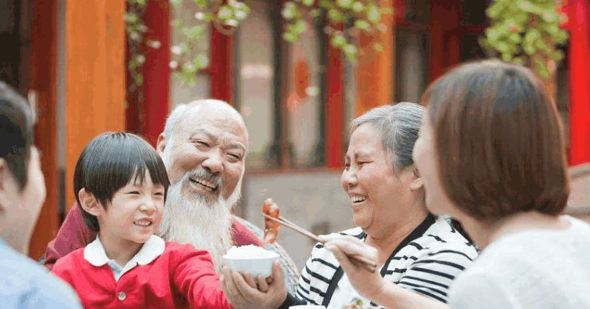 Bác sĩ cảnh báo 4 thói quen nguy hiểm khi ăn, bạn nên thay đổi ngay