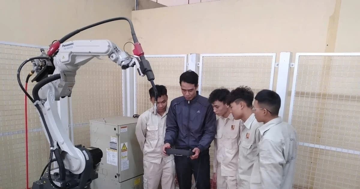 Phát triển cơ sở giáo dục nghề đạt chuẩn quốc tế