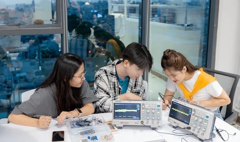 Truyền thông trong tuyển sinh đại học: Cuộc đua 'kể chuyện' bằng công nghệ