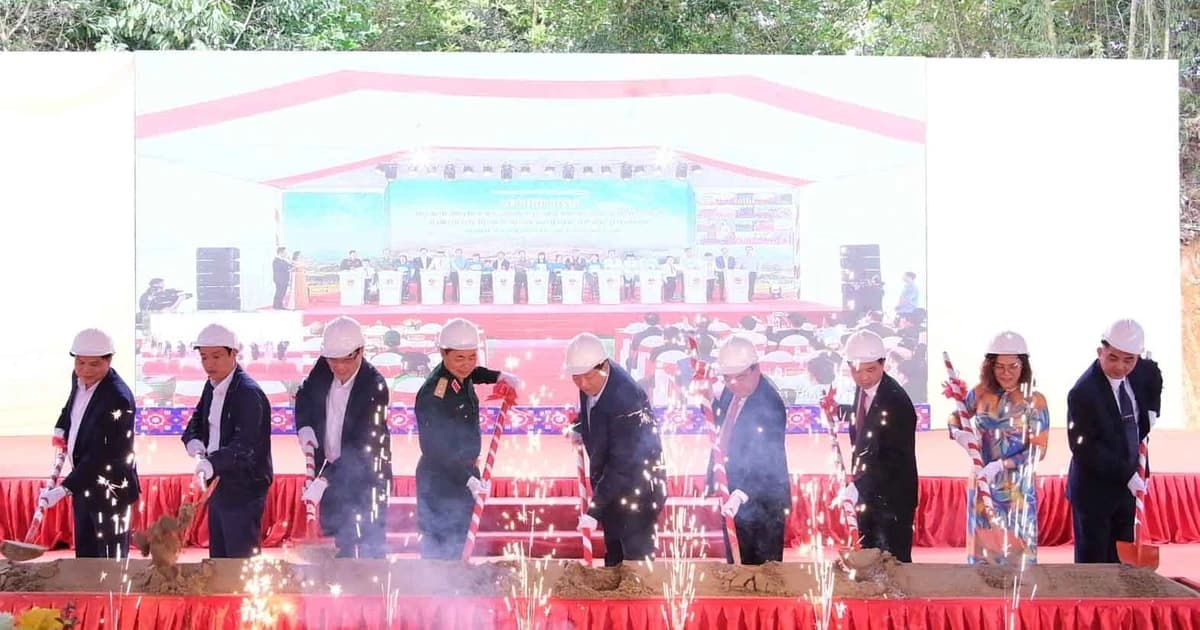 Rộn ràng lễ khởi công trường nội trú xã biên giới ở Cao Bằng