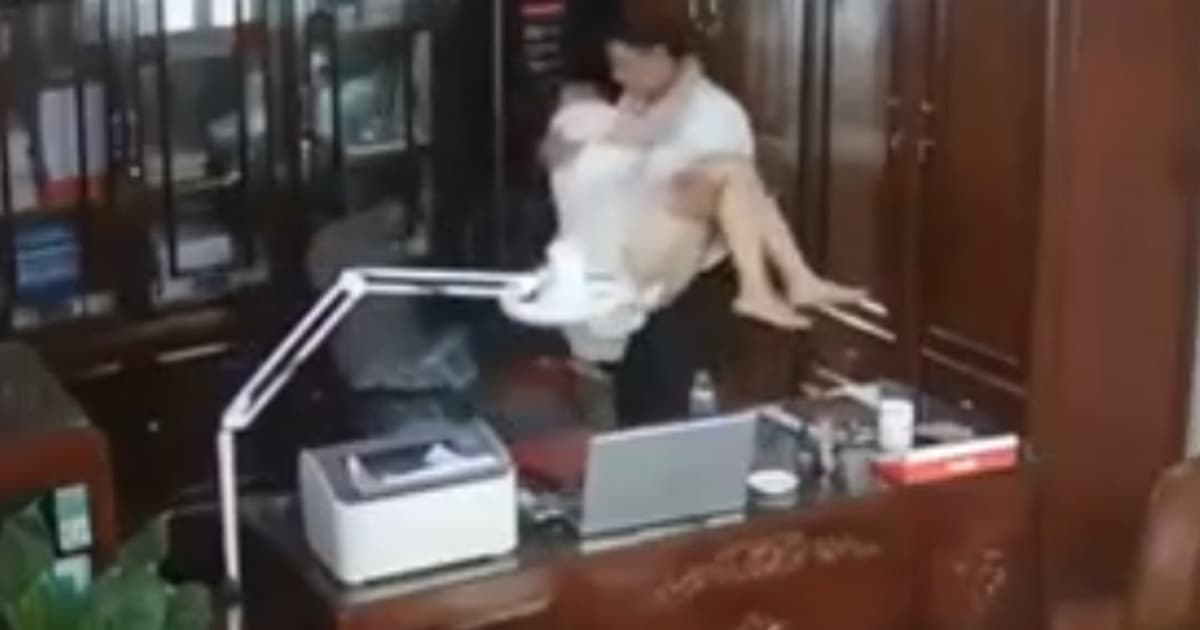 Xác minh vụ thầy giáo cố tình che cam, lộ hình ảnh 'nhạy cảm' tại trường học