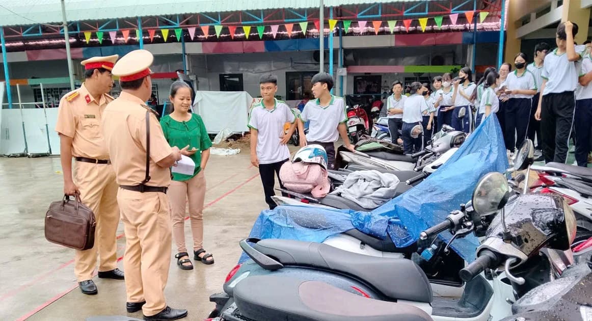 An Giang: Yêu cầu phụ huynh ký cam kết không giao xe cho học sinh khi chưa đủ điều kiện