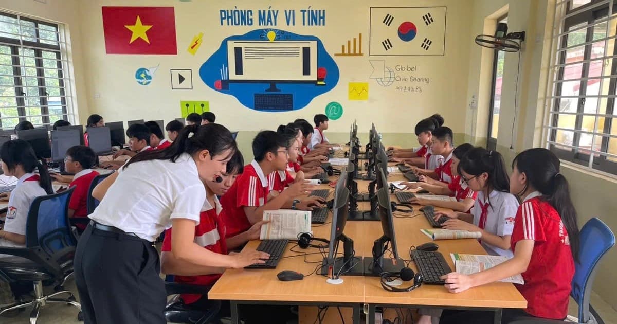 Tặng phòng học AI, trao cánh cửa tri thức