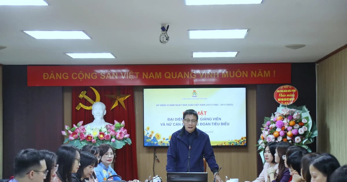Công đoàn Giáo dục Việt Nam gặp mặt nữ giảng viên tiêu biểu
