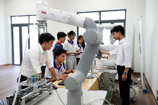 Đào tạo kỹ năng nghề nghiệp gắn liền với kỹ năng số