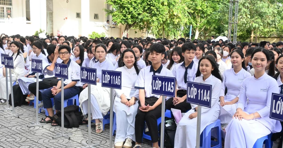 Ấm áp không khí 20/11 ở ngôi trường vùng ven TP Cần Thơ