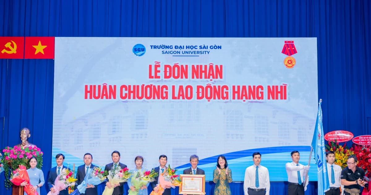 Trường Đại học Sài Gòn nhận Huân chương Lao động hạng Nhì
