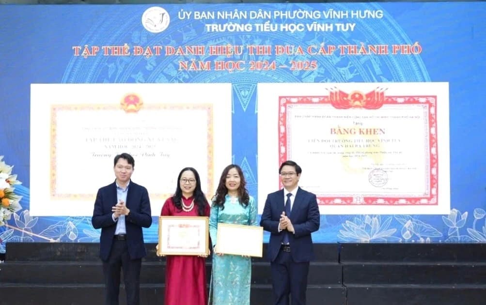 Học sinh Hà Nội tái hiện hình ảnh người thầy trong dòng chảy lịch sử