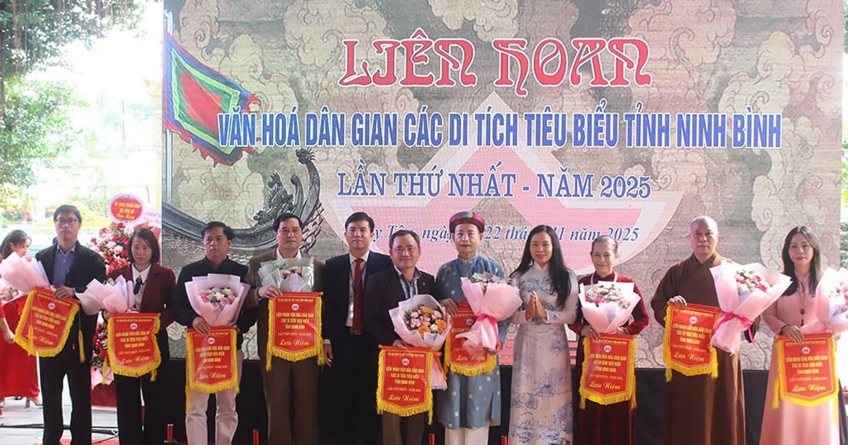 Khai mạc Liên hoan văn hoá dân gian các di tích tiêu biểu tỉnh Ninh Bình lần thứ I