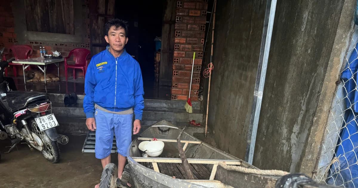 Người đàn ông chèo ghe giữa lũ dữ và hành trình cứu sống 40 người