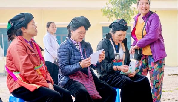 Phú Thọ quan tâm xóa mù chữ cho đồng bào dân tộc thiểu số