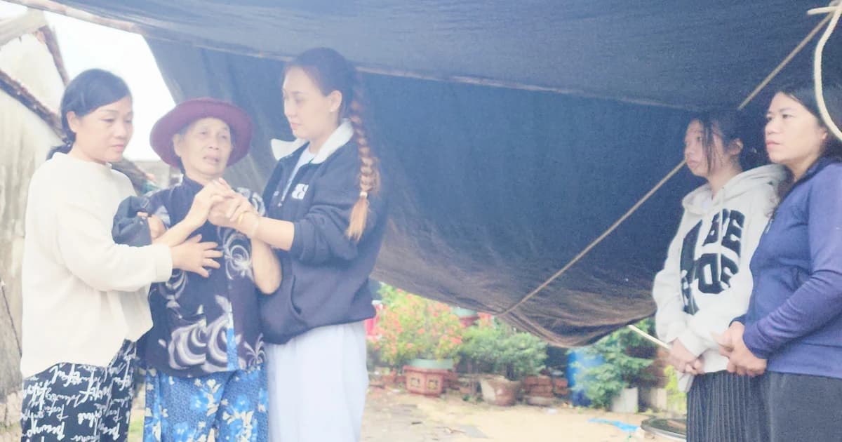 Người mẹ khóc nghẹn tìm 2 con bên dòng sông Đà Nông