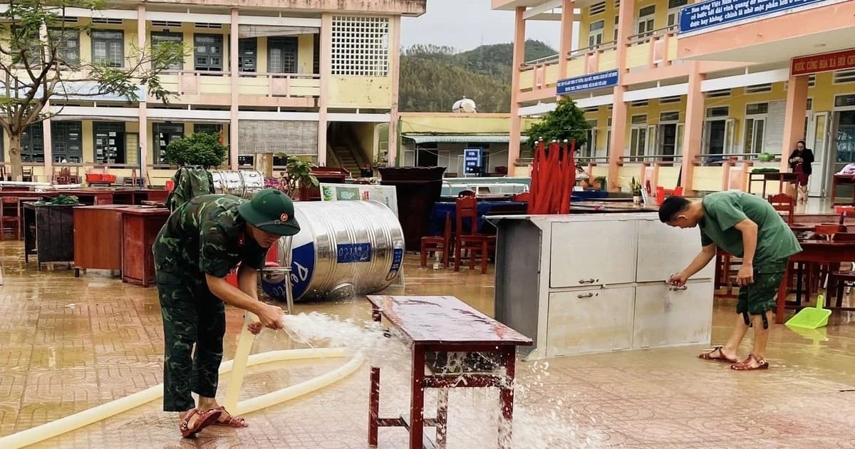 Nỗ lực giữ nhịp học tập khi học sinh vùng lũ trở lại trường