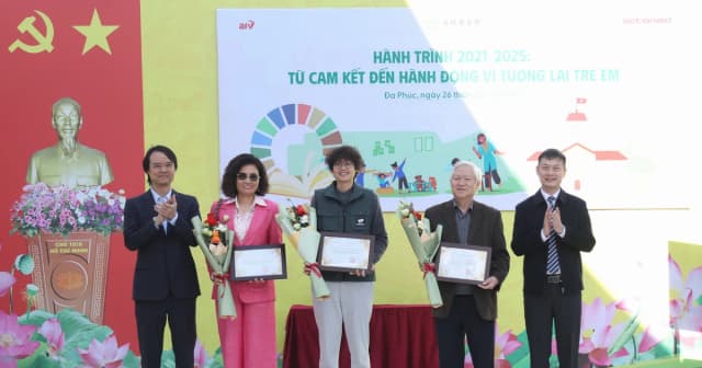 Giúp học sinh cận nghèo khu vực đô thị tiếp cận môi trường học tập an toàn