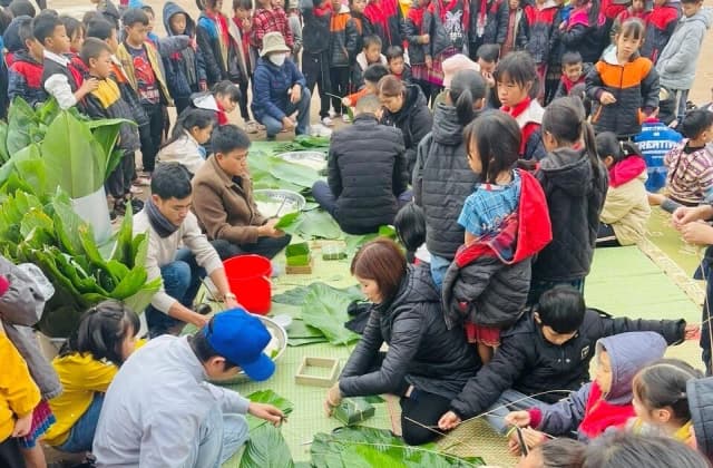 Nà Bủng kiên trì nâng cao dân trí và bền bỉ xóa mù chữ nơi biên giới