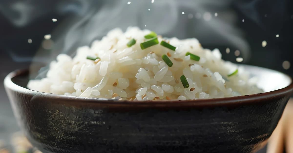 Bác sĩ cảnh báo không chỉ cơm, 3 loại thực phẩm này nên hạn chế vào bữa sáng