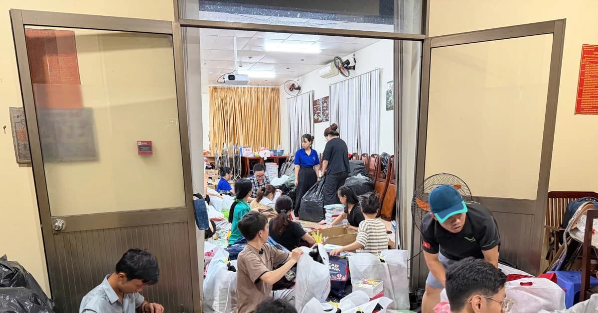 Tuổi trẻ TPHCM đồng hành vùng lũ Khánh Hòa