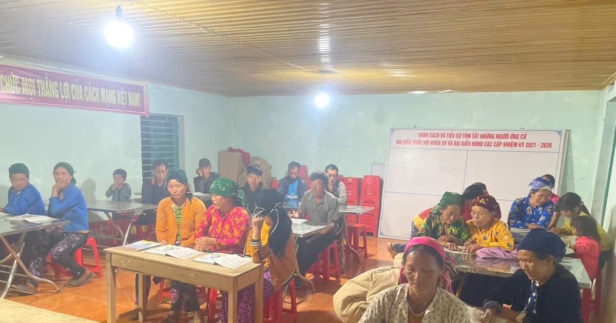 Niềm hạnh phúc khi được thắp sáng con chữ cho đồng bào vùng cao