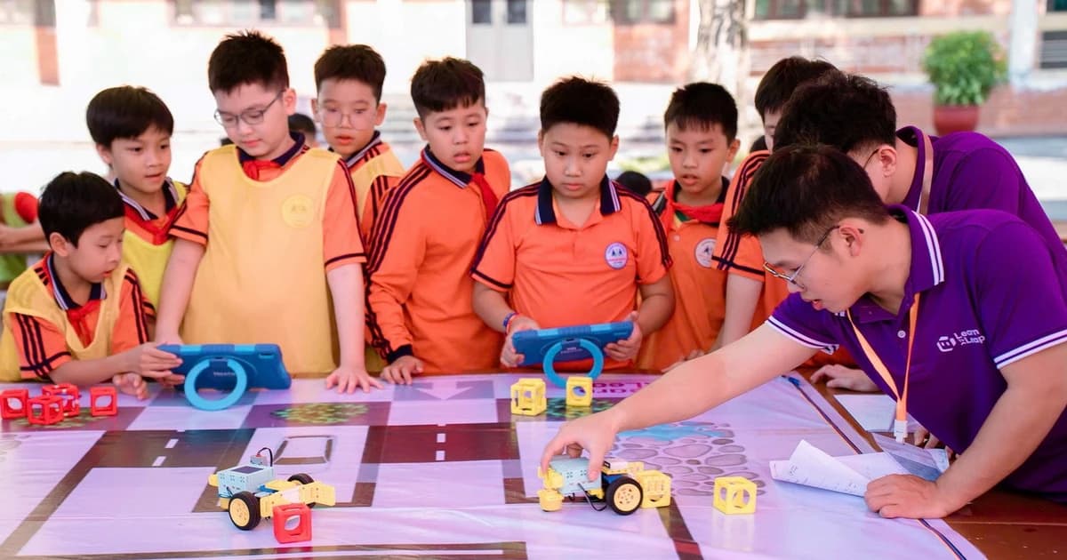 Từ ‘diệt giặc dốt’ đến kiến tạo thể chế giáo dục hiện đại