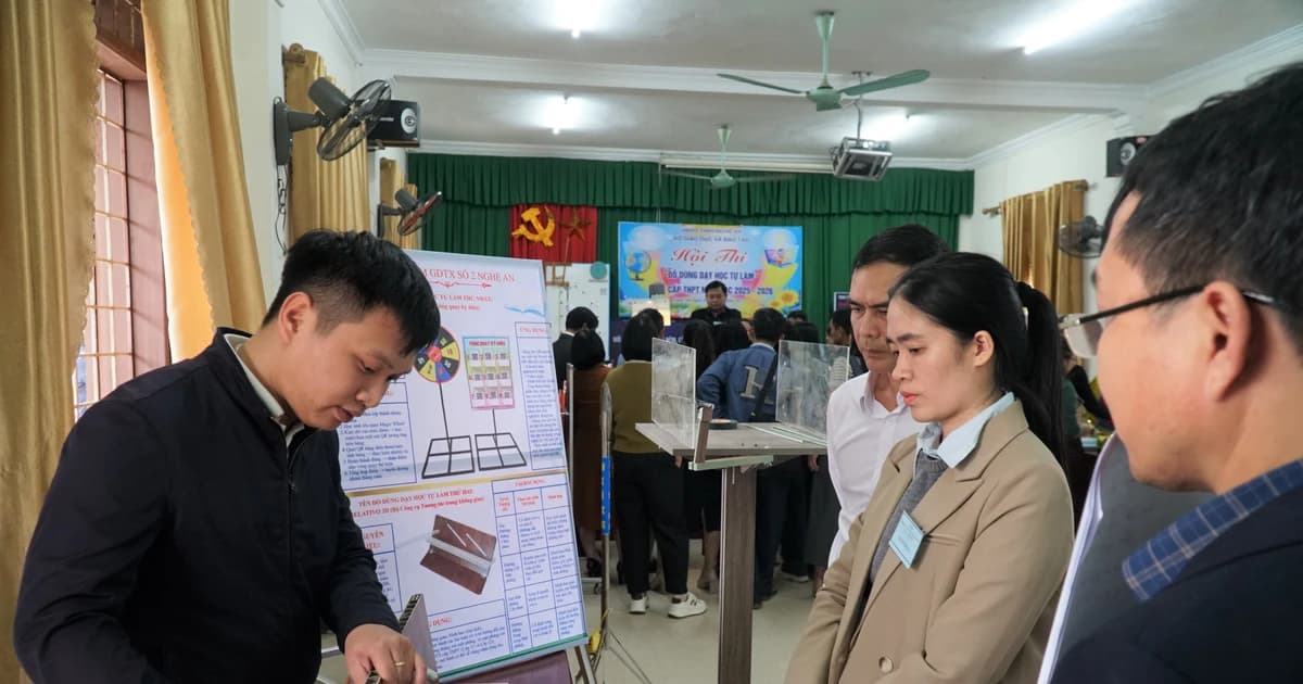 Nhiều sản phẩm AI tại Hội thi 'Đồ dùng dạy học tự làm' GDTX tỉnh Nghệ An