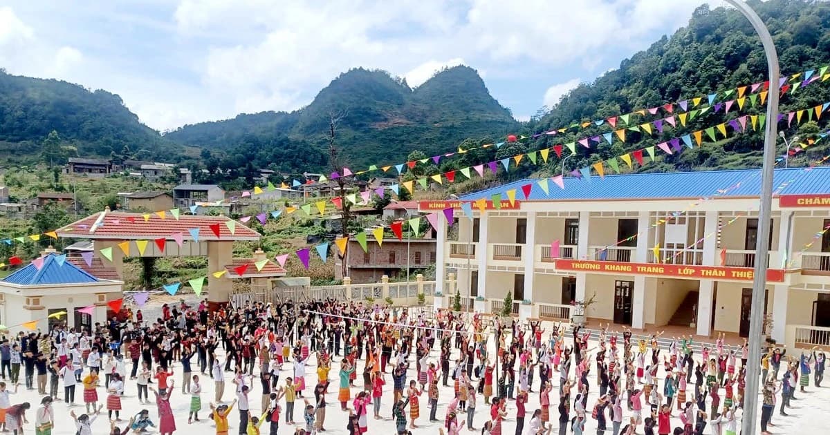 Xóa điểm trường lẻ, chăm lo tốt hơn cho học sinh vùng cao biên giới