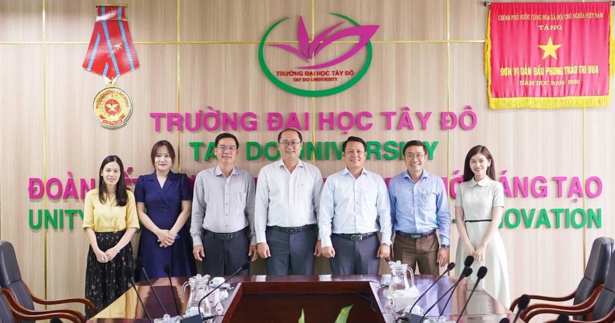 Báo Giáo dục và Thời đại tăng cường hợp tác với Trường Đại học Tây Đô