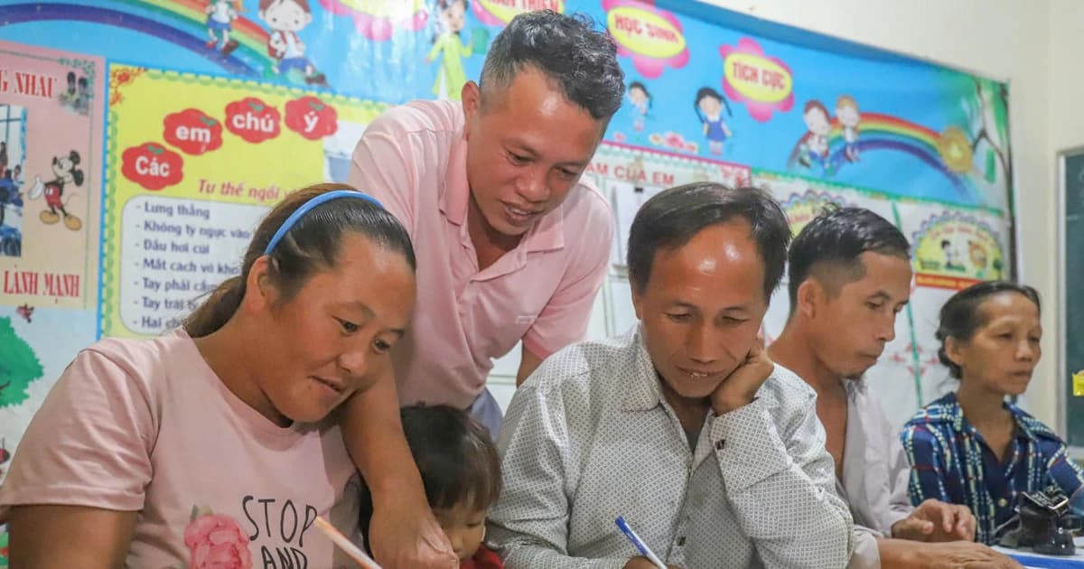 Xóa mù chữ nơi biên viễn xứ Nghệ, chìa khóa giúp người dân thoát nghèo