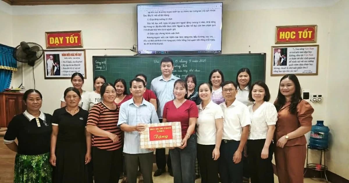 Mở cánh cửa tri thức cho đồng bào dân tộc Mông