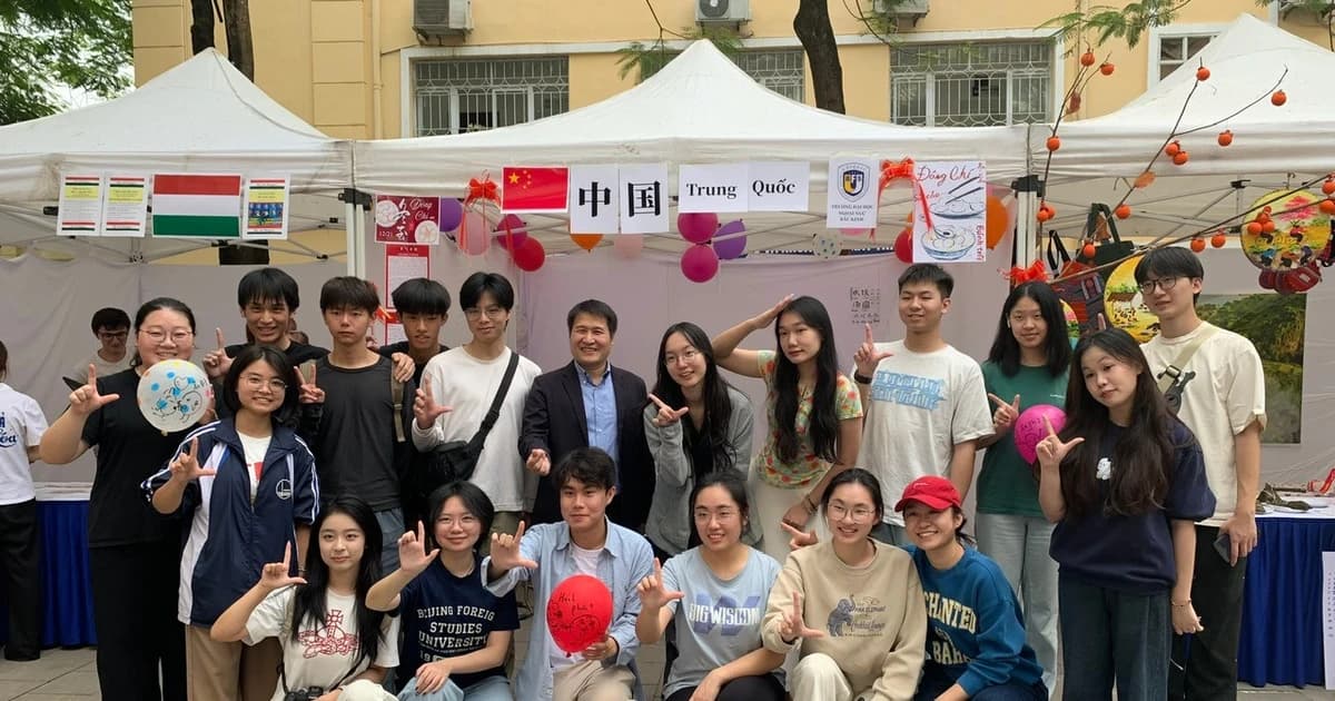 Tưng bừng 'Ngày hội Văn hoá Quốc tế năm 2025 – Global Festival'