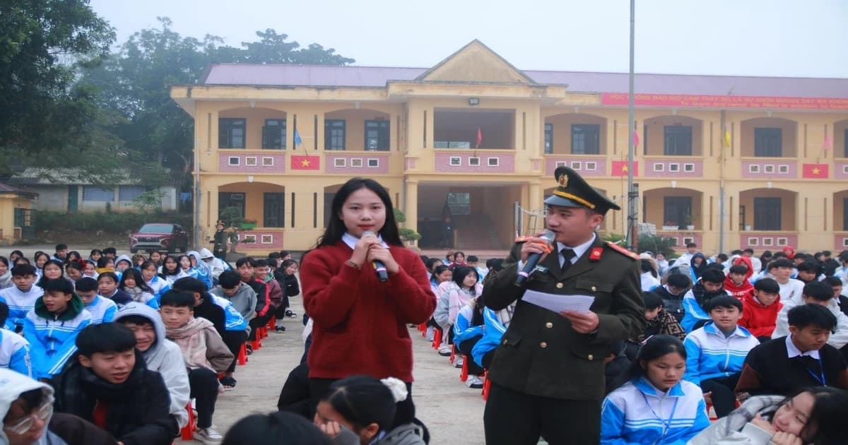 Chung tay tạo 'lá chắn số' cho học sinh trên không gian mạng