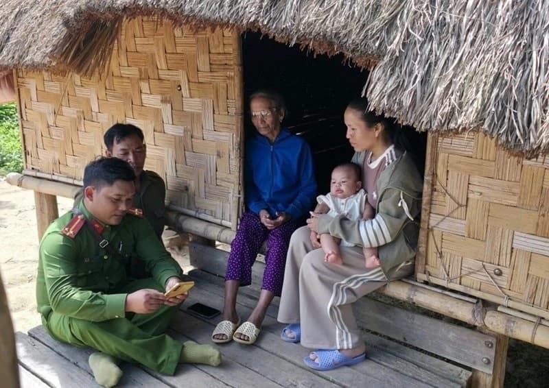 Linh hoạt, sáng tạo trong công tác 'xóa mù số' cho đồng bào DTTS La Dạ