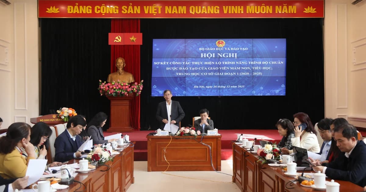 Hướng tới mục tiêu 100% giáo viên đạt chuẩn đào tạo theo quy định