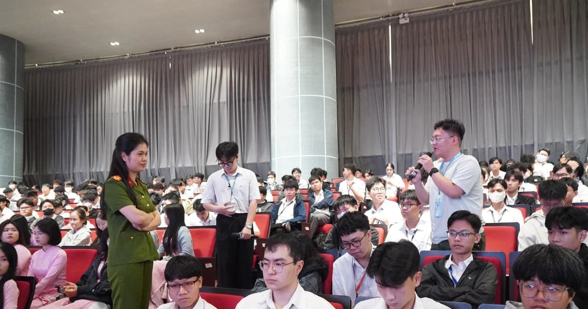 Trước Tết Nguyên đán, sinh viên học cách nhận diện lừa đảo trên mạng