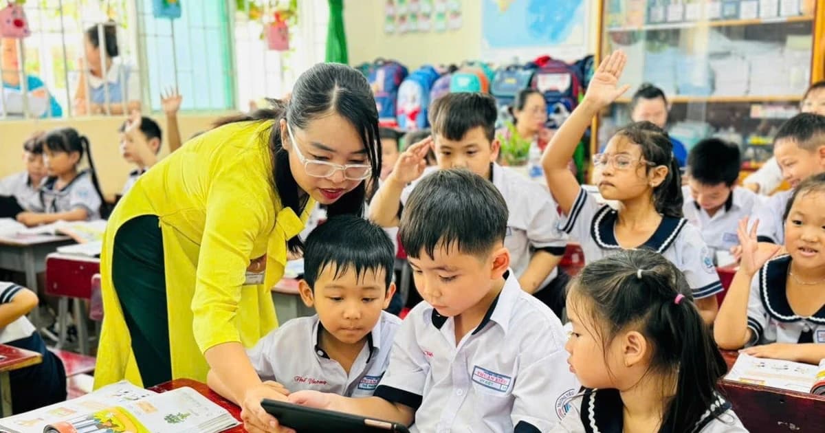 Trang bị năng lực số cho giáo viên: Kinh nghiệm từ thực tế