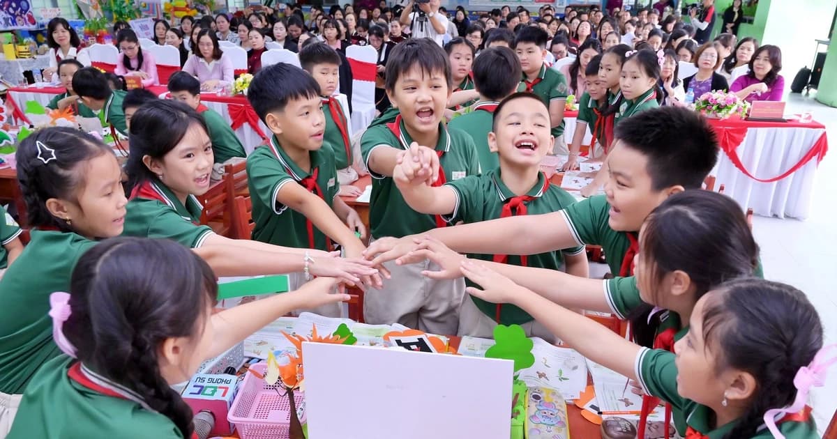 Sinh hoạt tổ chuyên môn theo cụm trường thích ứng mô hình quản lý giáo dục 2 cấp