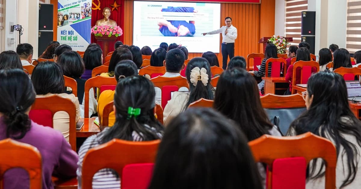 Trang bị năng lực số cho giáo viên: Tổ chức lại năng lực nghề nghiệp