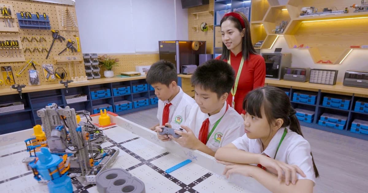 Trang bị năng lực số cho giáo viên: Yêu cầu của thời đại