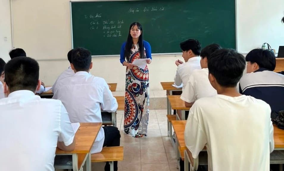 Chiếc mũ 'học sinh' đặt ở vị trí nào?