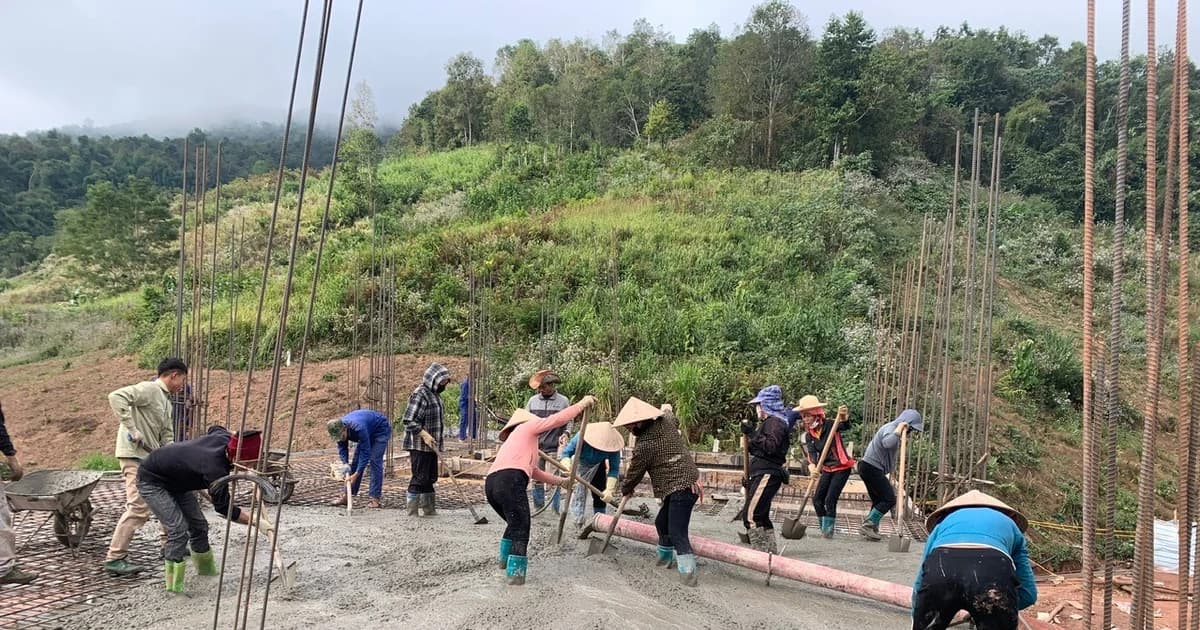 Khắc phục khó khăn đẩy nhanh tiến độ thi công Trường nội trú liên cấp xã Nậm Kè