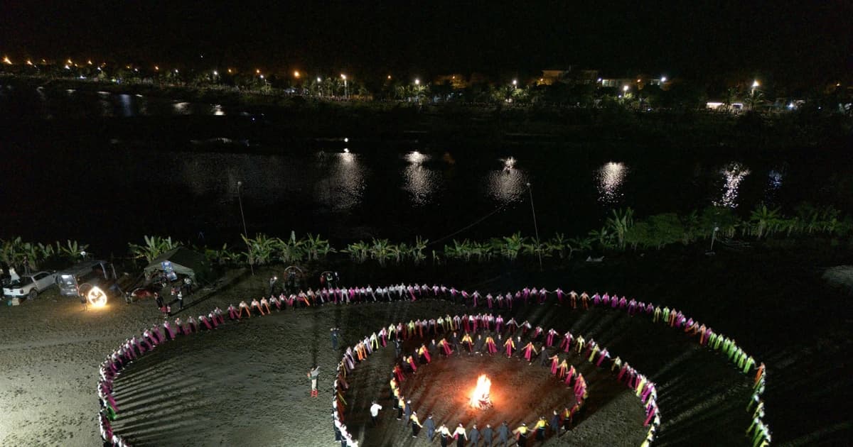 Mường Lay xác lập kỷ lục với 'Vũ điệu đoàn kết bên dòng Đà Giang'