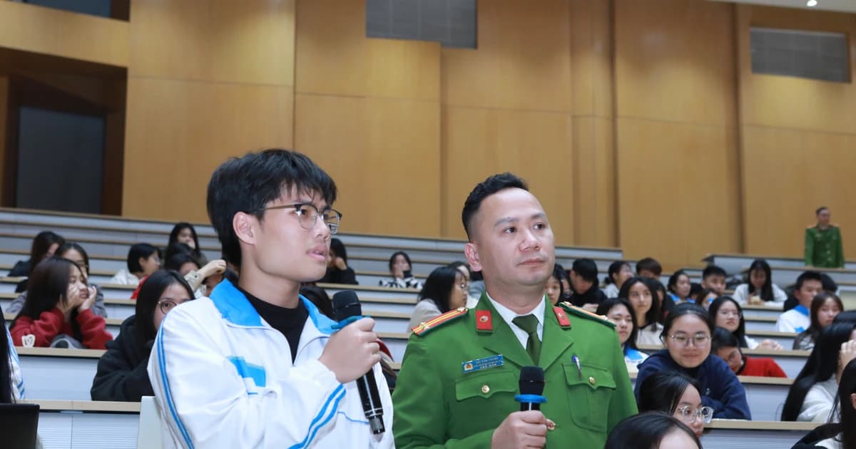 Sinh viên mua bình xịt hơi cay để phòng thân liệu có phạm luật?