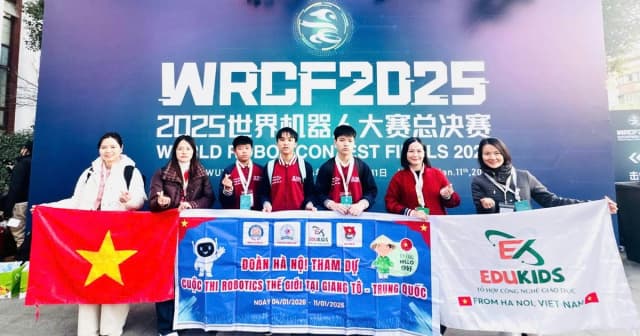 Học sinh Hà Nội giành Huy chương Vàng tại Cuộc thi Robotics thế giới